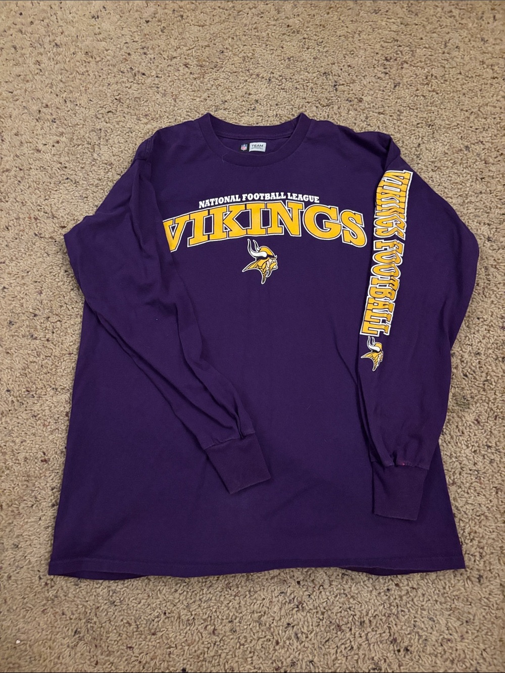 Men’s long sleeve Minnesota Vikings shirt